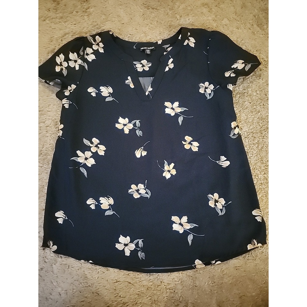 Hilary Radley Women's Medium V-Neck Floral Black/Gold  Blouse Short Sleeve